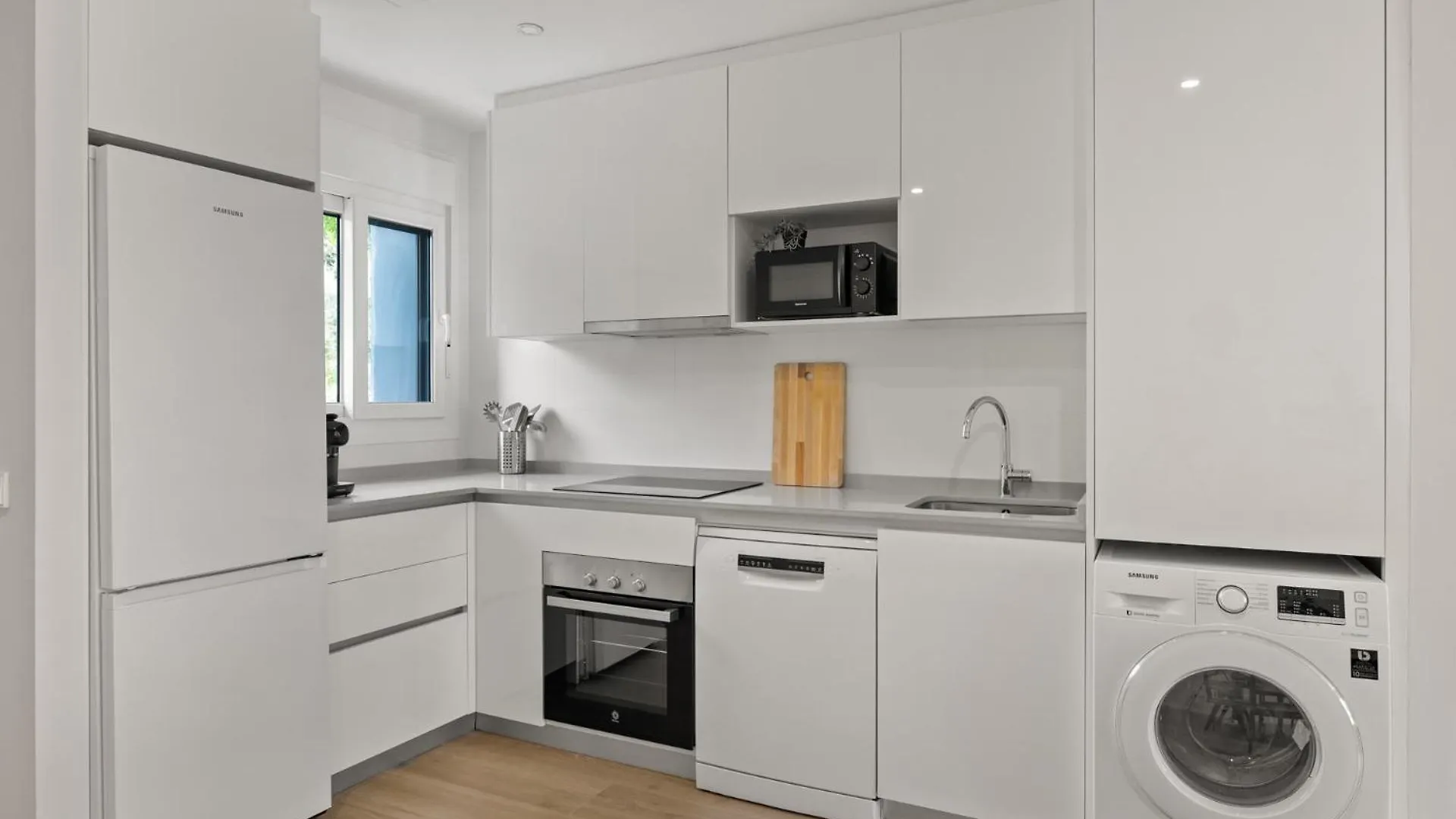 W4 Private Pool - Luxury Style Apartment Estepona 0*,